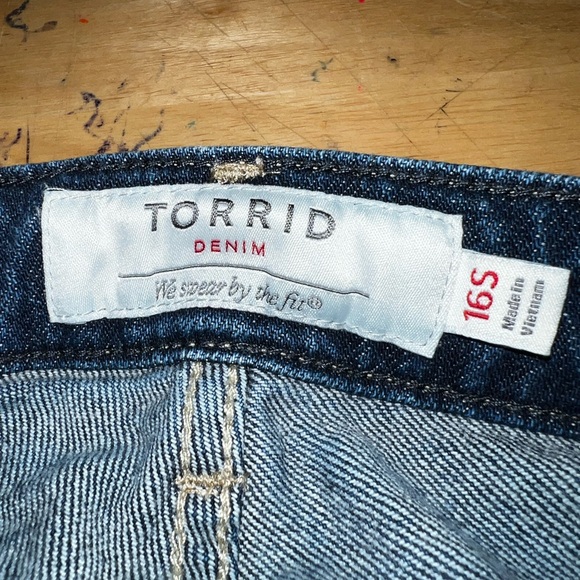 Torrid High Rise Straight Jeans. - Picture 3 of 4